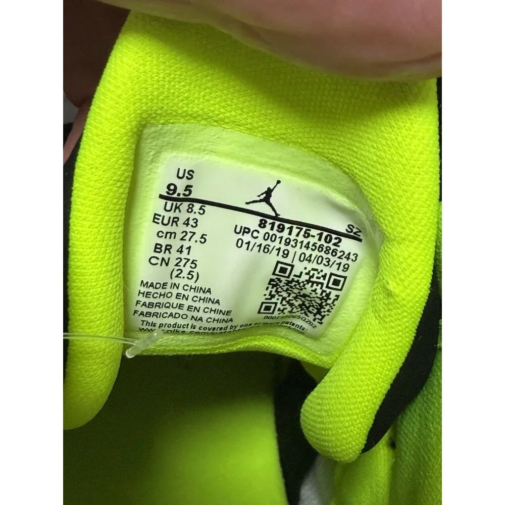 NIKE JORDAN JUMPMAN TEAM II SIZE 9.5( 819175 -102 ) WHITE / VOLT-BLACK-WOLF GREY - Picture 4 of 7